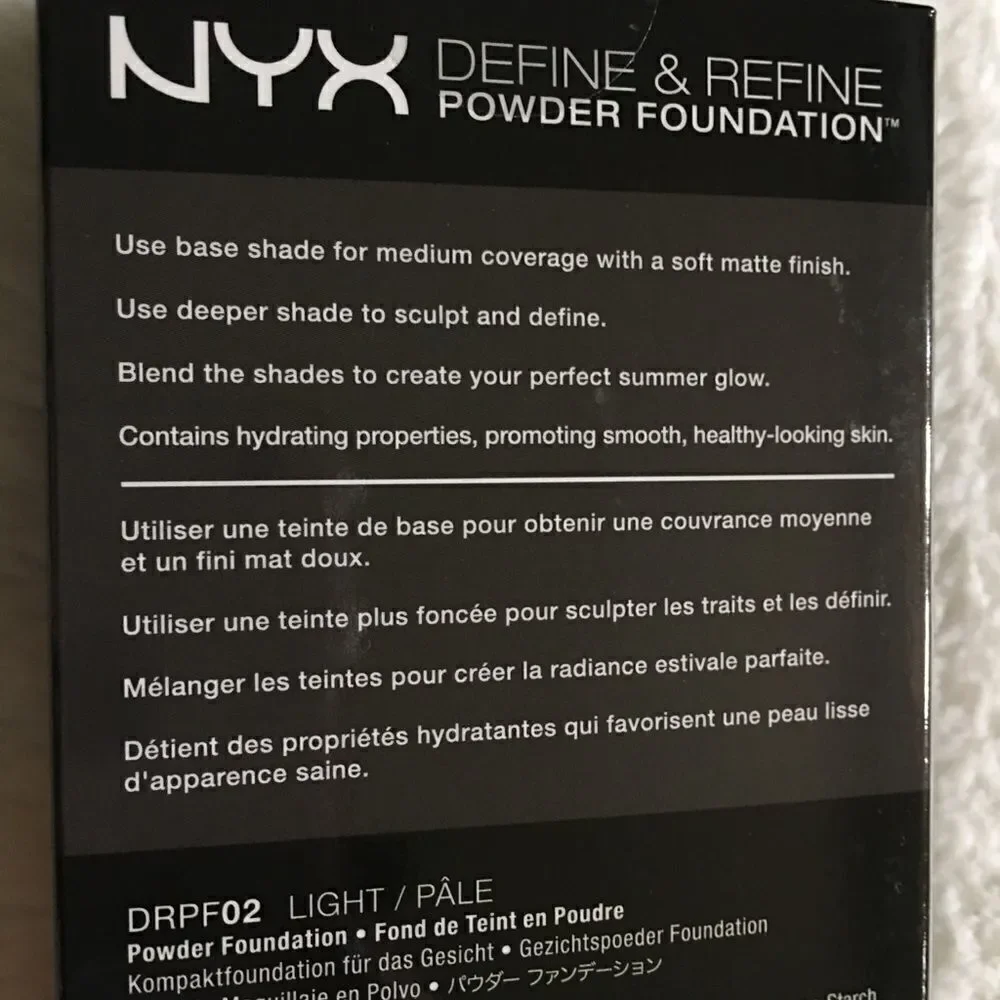 NYX Define & Refine Powder foundation light/pale